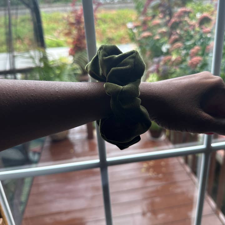 Stiched by Lexi - Wholesale Scrunchie - Women’s - Velvet Scrunchies9