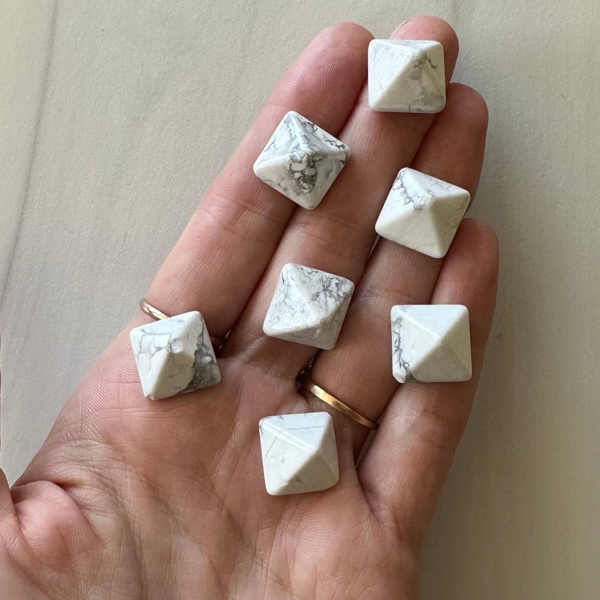 Pebble House – wholesale Spiritual stone/crystal – Howlite Mini Pyramid (Crystals & Stones)3