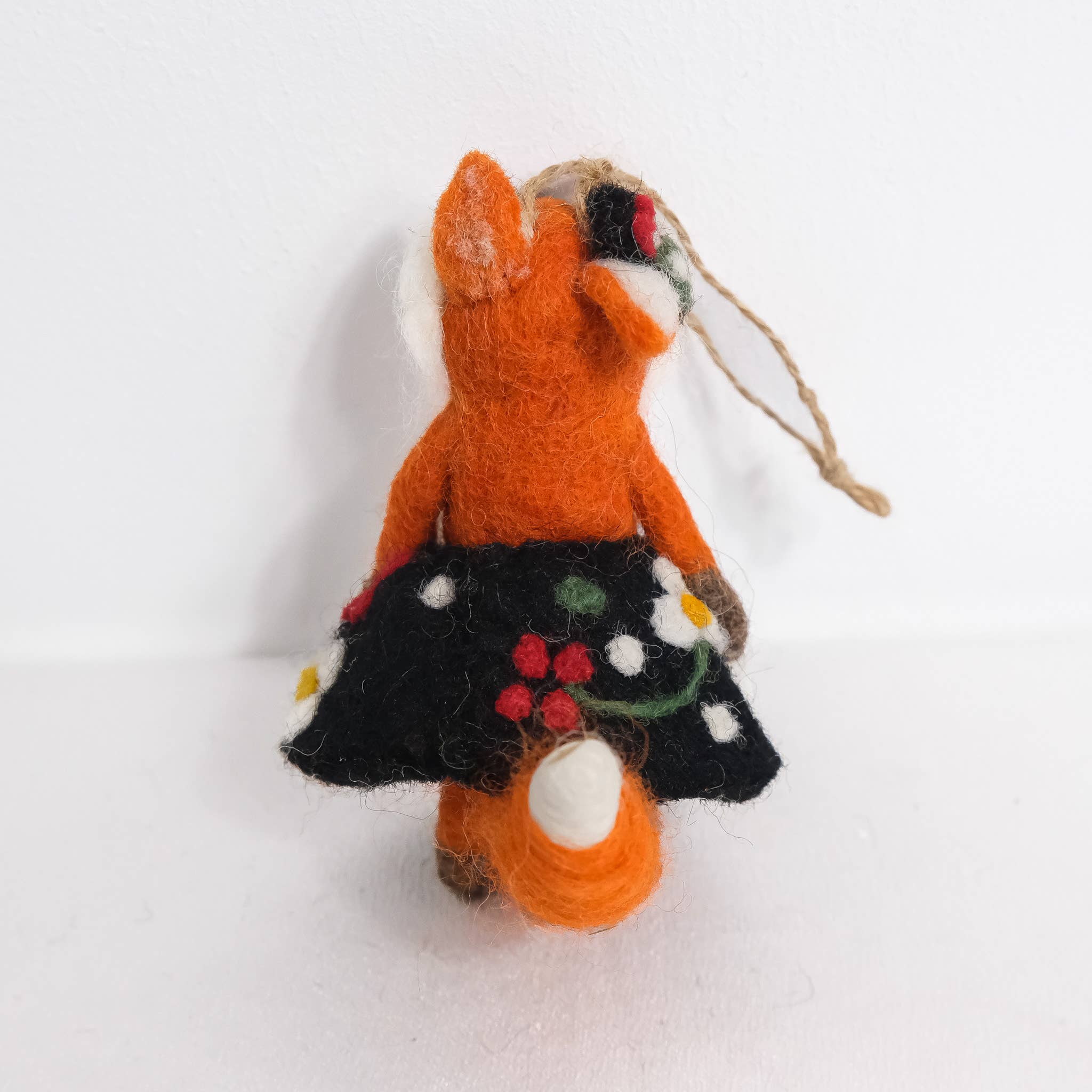 Karma Nepal Crafts – wholesale Ornament – Needle Felted Fox Christmas  Ornaments 1