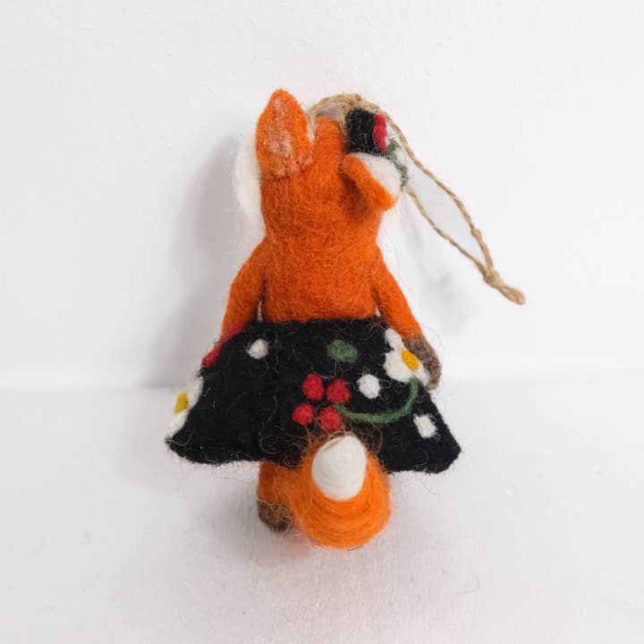 Karma Nepal Crafts – wholesale Ornament – Needle Felted Fox Christmas Ornaments 1