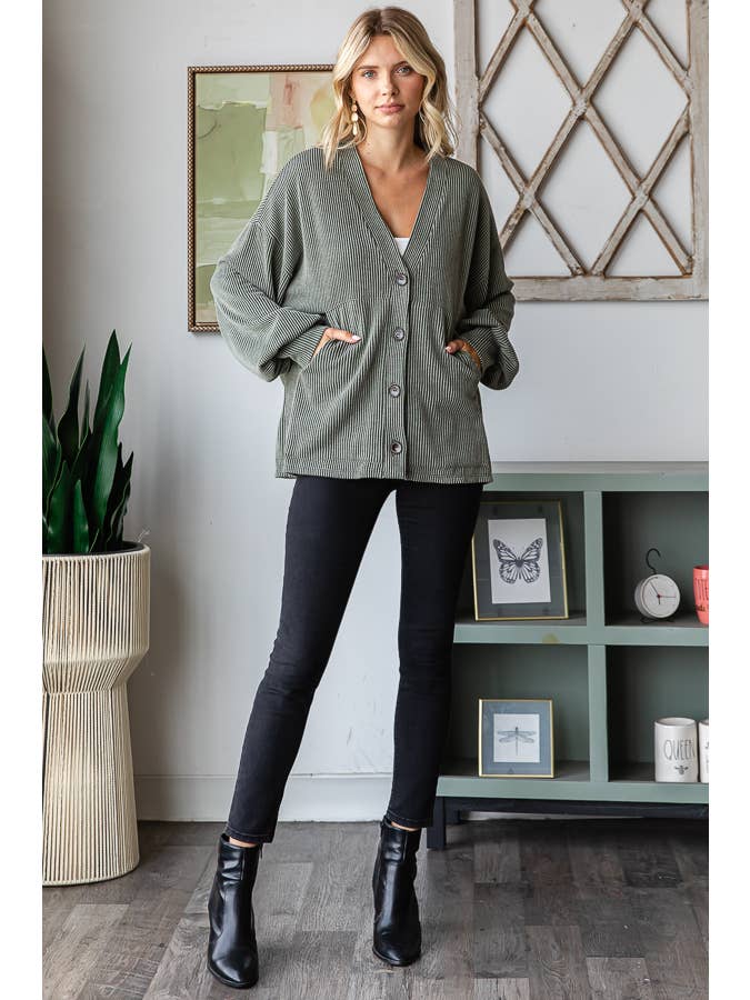 7th Ray – Engroshandel Cardigan - Dame – Enfarvet ribstrikket cardigan med knapper, ballonærmer og drop-shoulder design14