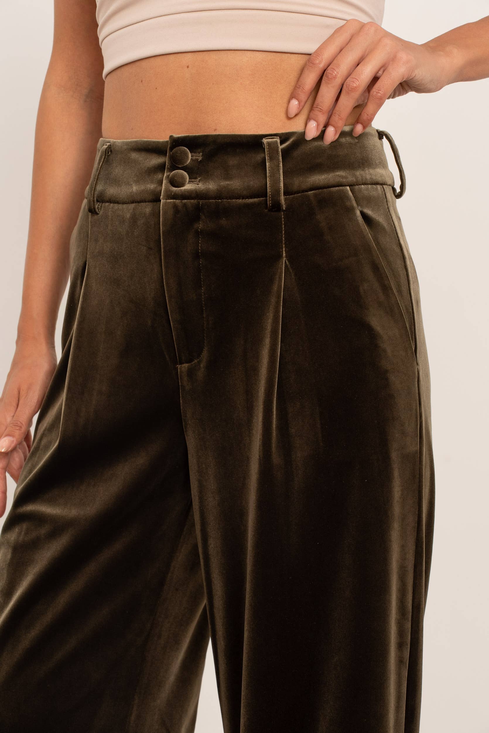 Attentif Paris - Wholesale Pants - Women's - Wide velvet and fluid pants with double button7