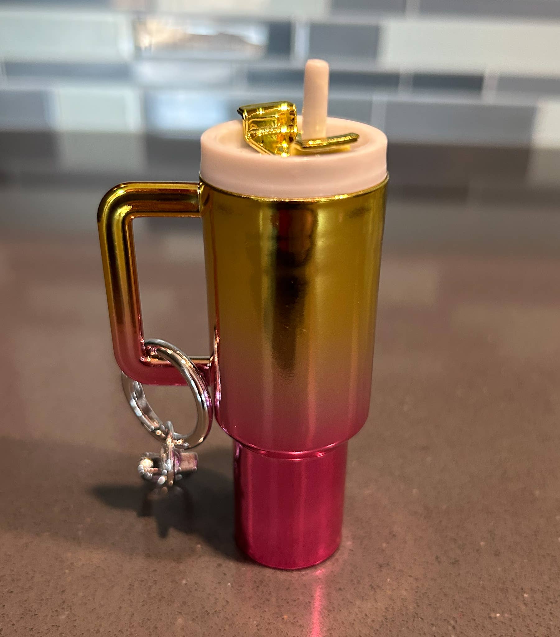 JILLIAN INK LLC - Wholesale Keychain - Women's - Chrome Ombre Plastic Tumbler Keychain with Removable Lid0
