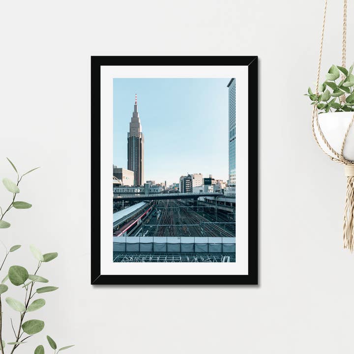 Tirage d'art Tokyo dans un cadre 100 % bois pour la vente par The Travel Residence