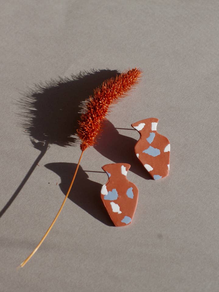 Vase Studs für den Großhandel von Xenia Studio