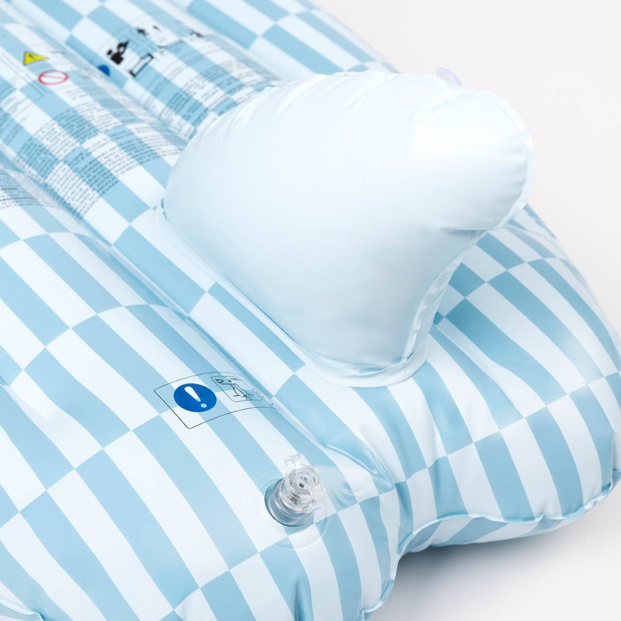 Flamingueo - Wholesale Beach Accessories - Blue floating surfboard2