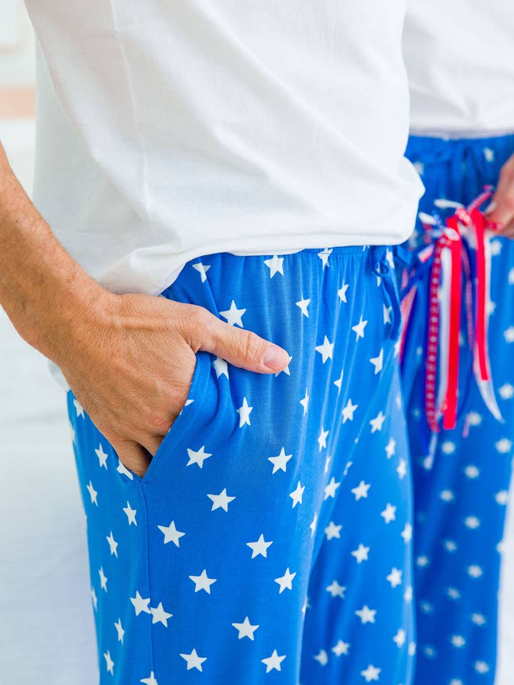 Pantalones de pijama de viscosa de bambú para adultos SoftSnooze™ Estrellas y Rayas para venta al por mayor de RuffleButts + RuggedButts
