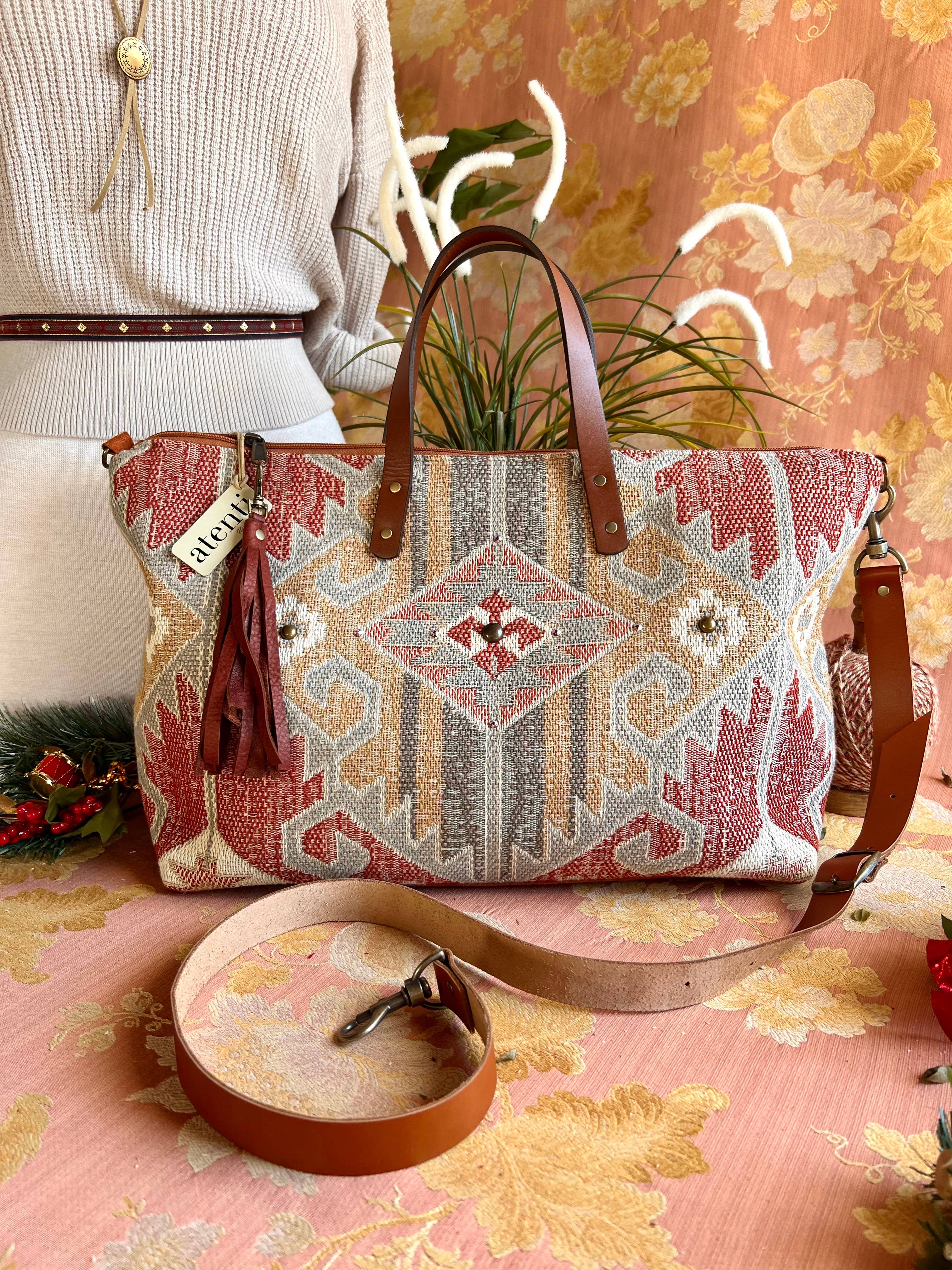 Atenti – wholesale Bärkasse - Dam – USA handgjord Carryall tygväska, Blaze Buddy Bag1