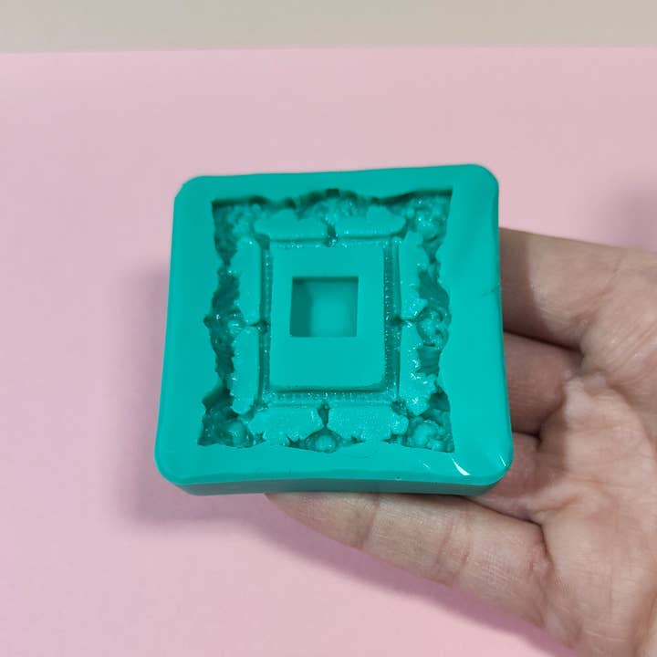 Serena Creazione di Serena Stampone - Wholesale DIY Craft Kit - Decorative Frame Mold in silicone for resin, wax, and plaster2