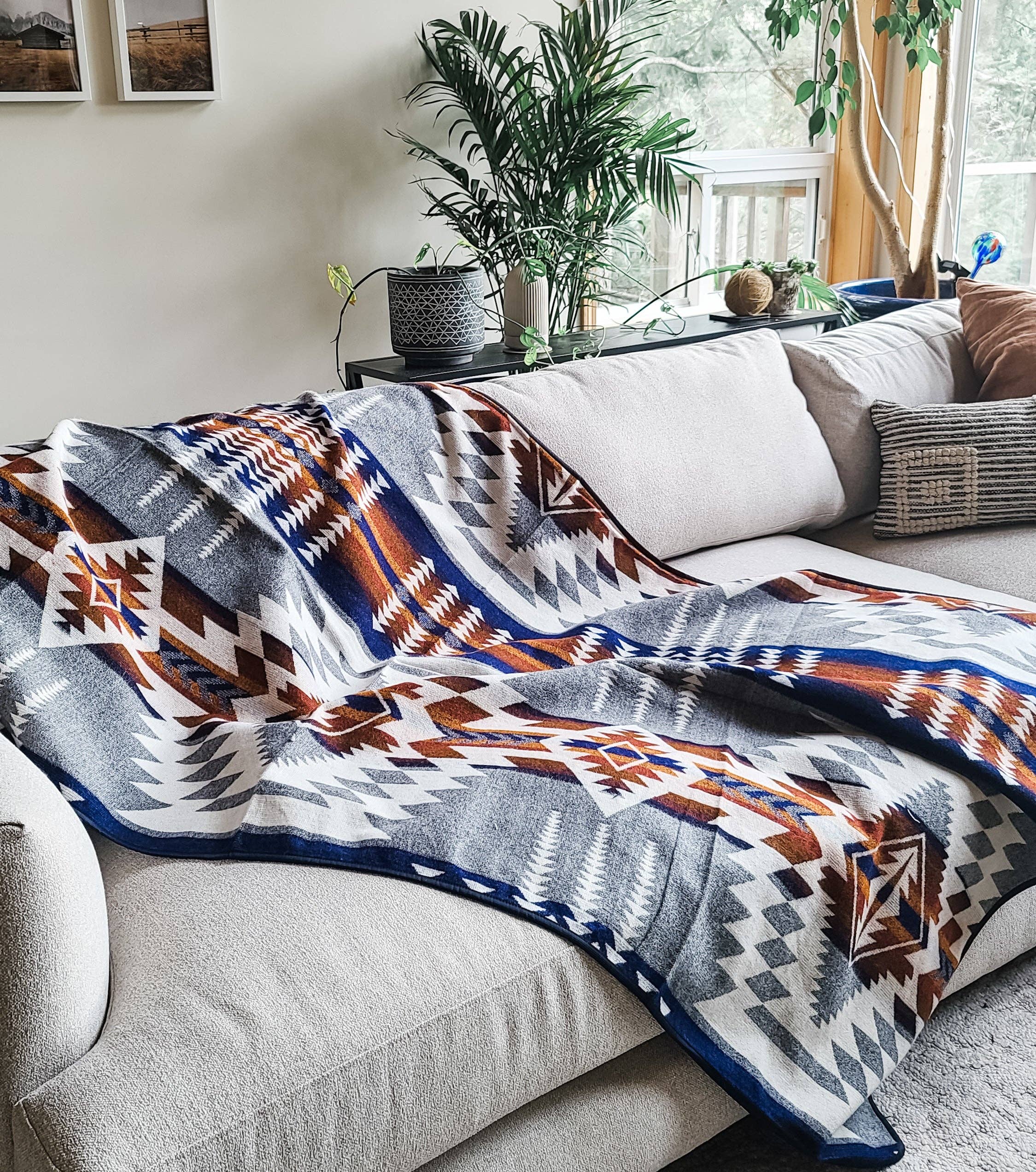 Wylde Brigade - Wholesale Throw Blanket - Mica Aztec Reversible Blanket8