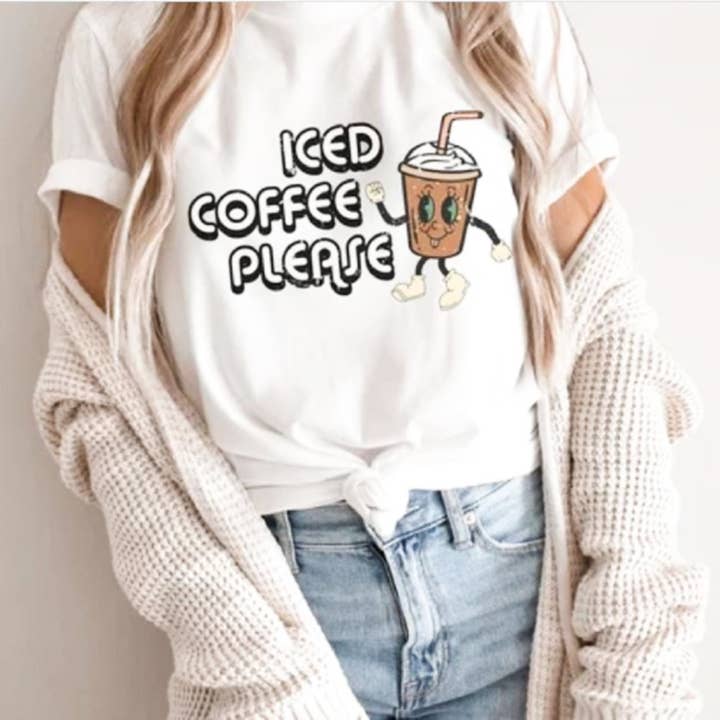 Iced Coffee Please Met Koffie Cartoon Tee voor wholesale door Peach Closet