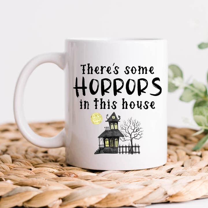 Tasse à café There's Some Horrors In This House pour la vente par Hm Mugs