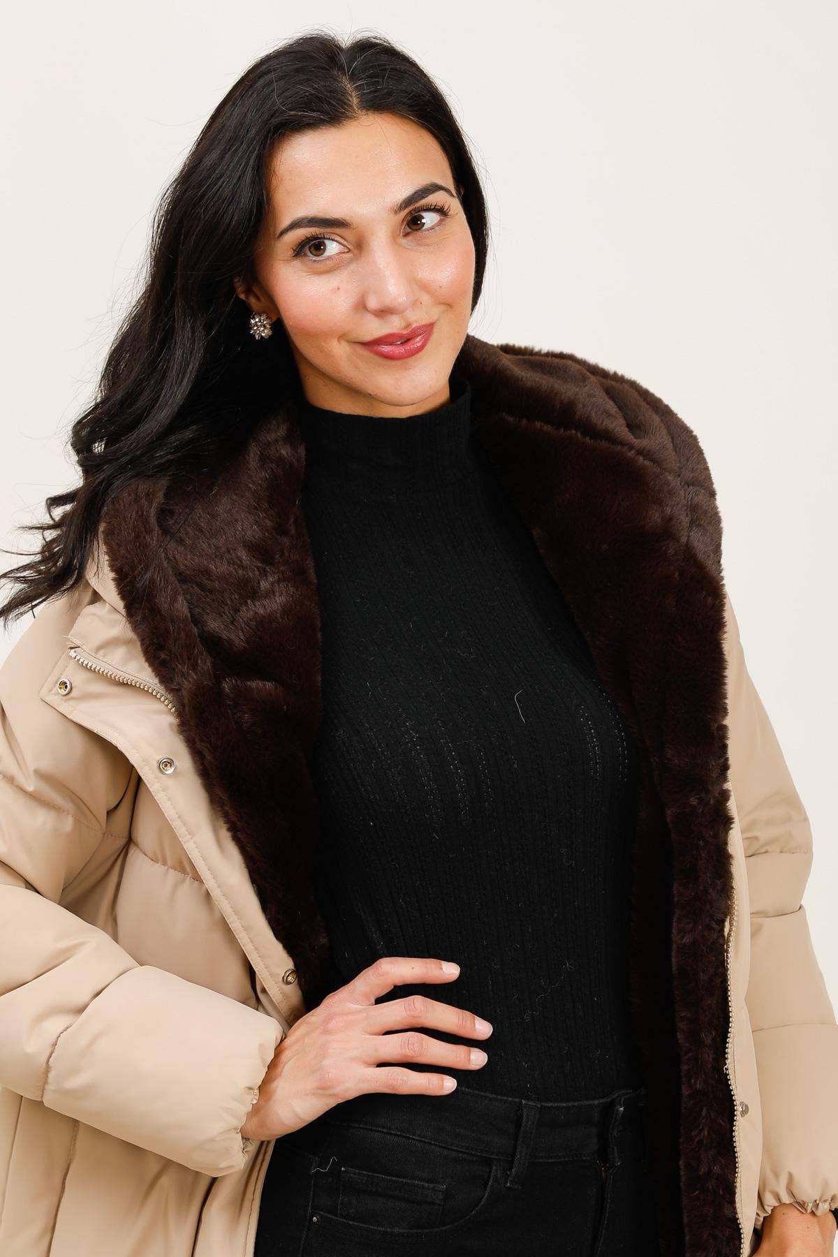 Attrait Paris – wholesale Puffer jacket – Women’s – Long waterproof down jacket with removable fur1