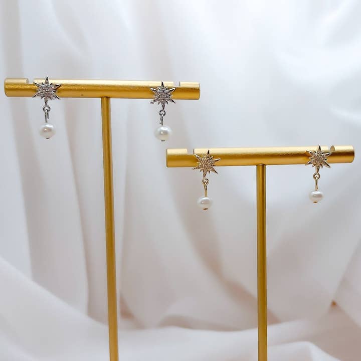 Étoiles Cloutées pour la vente par Ashleigh McKoy