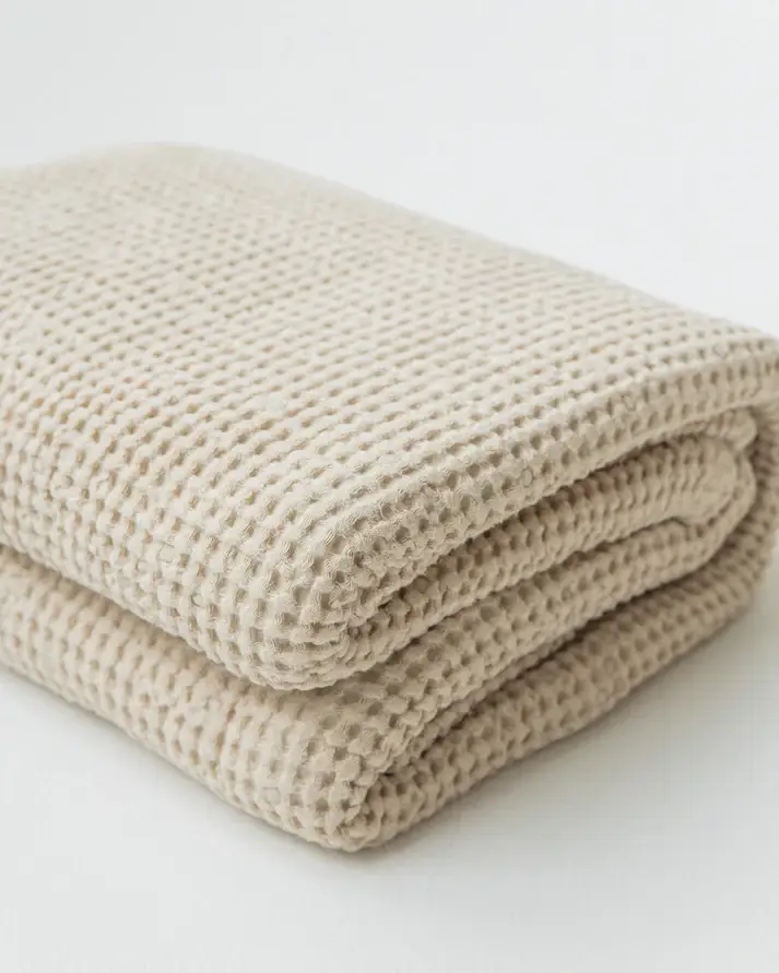 MagicLinen (We handle U.S. import procedures for you) – wholesale Prydnadsfilt – Pläd i linne med våffelstruktur i vaniljfärg0