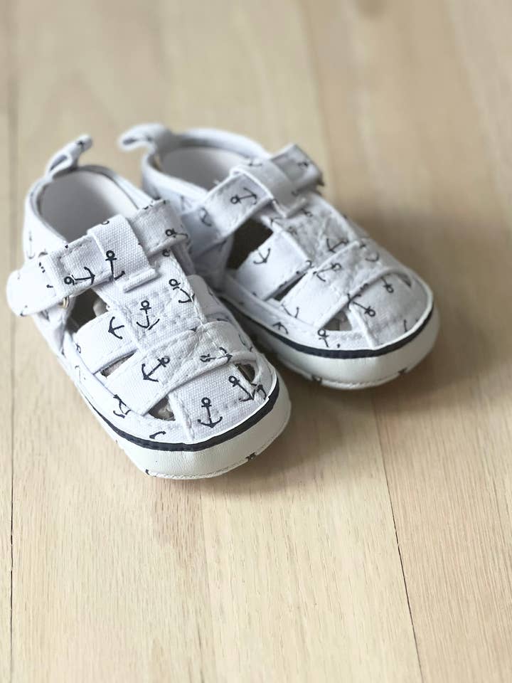 Sandales nautiques blanches à semelle souple pour bébés garçons pour la vente par Brittany's