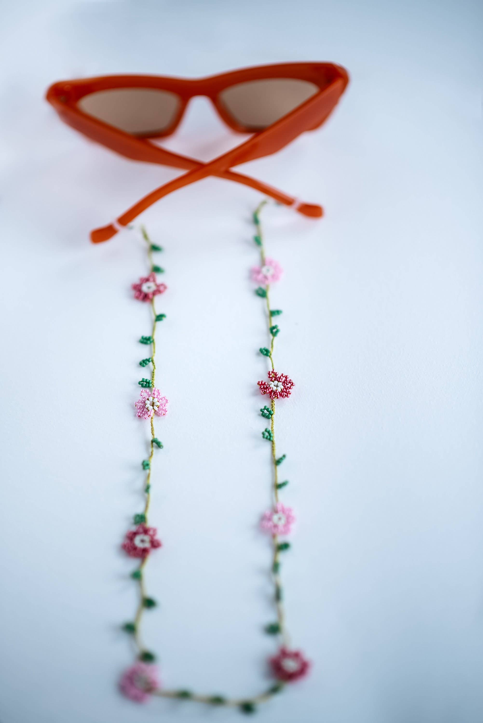 Hemsin Atelier - Wholesale Sunglasses/Eyeglasses Strap - Women's - Beaded Floral Eyeglass Chain and Sunglasses Holder7