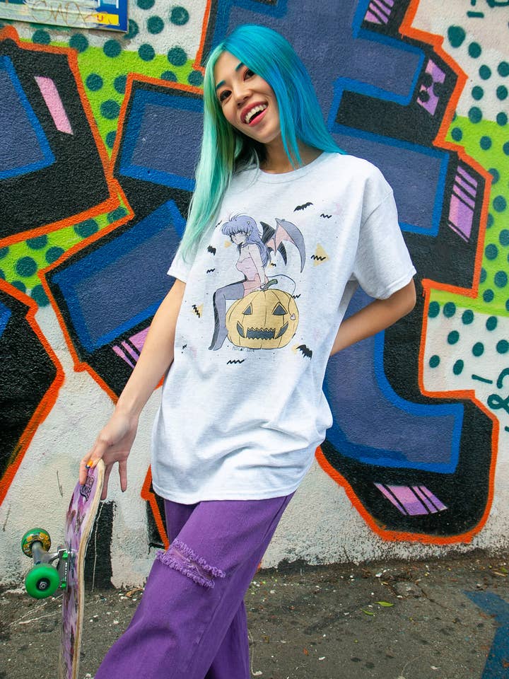 T-shirt classique Popkiller Artist Series Mizucat Licorice pour la vente par Popkiller