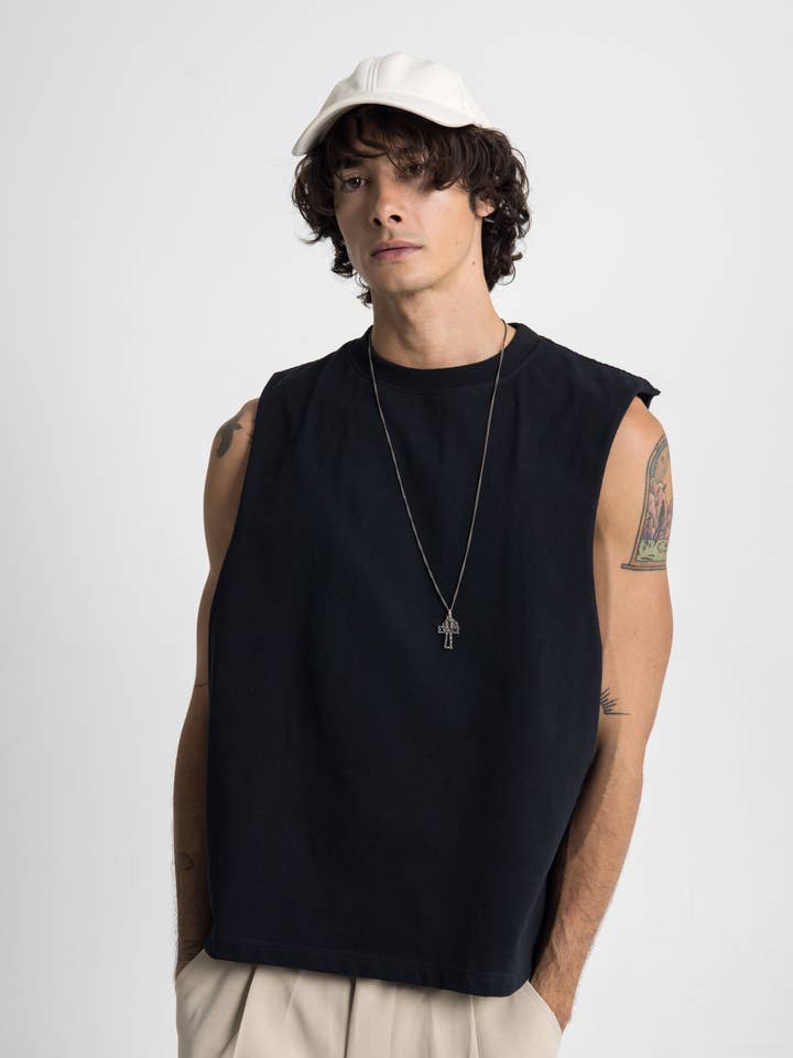 Camiseta de Tirantes Esencial Recortada - Negro para venta al por mayor de Lost In Nowhere