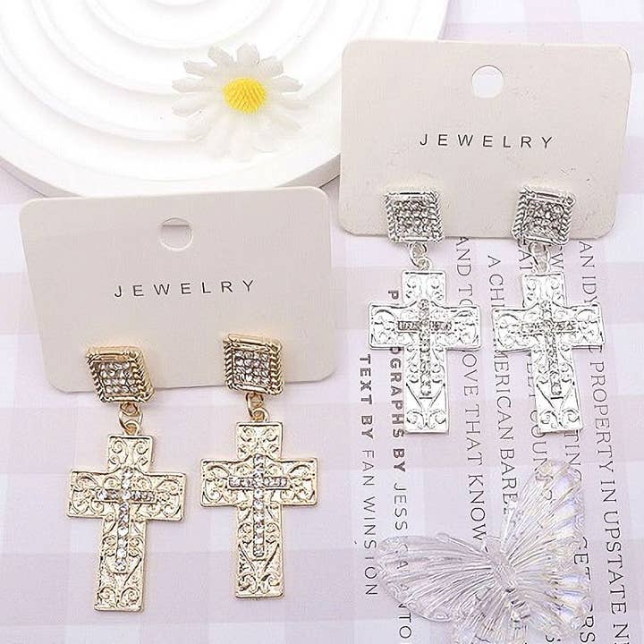 Boucles d'oreilles pendantes rectangulaires avec croix religieuse, lot de 12. pour la vente par Diacly