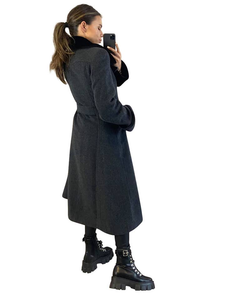 Anastasia – Casaco - Mulher por atacado – Casaco de inverno feminino com acabamento de pele militar trespassado3