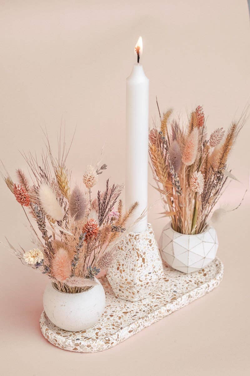 Nema Concept – wholesale Torkade/pressade blommor – Bukett med torkade blommor i betongvaser | Torkade blommor | Present8