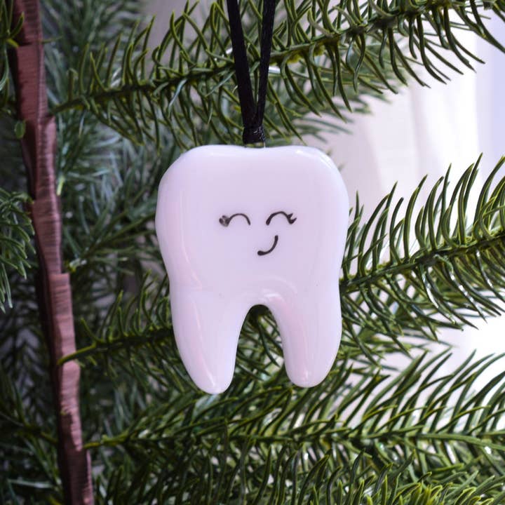 Station pôle Nord inc. - Wholesale Ornament - Ornement en forme de dent à suspendre