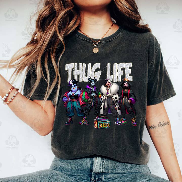 NVC Ecommerce LLC - Vendita all'ingrosso Maglietta stampata - Donna - Maglietta del film horror Thug Life, maglietta Friends Horror Characters
