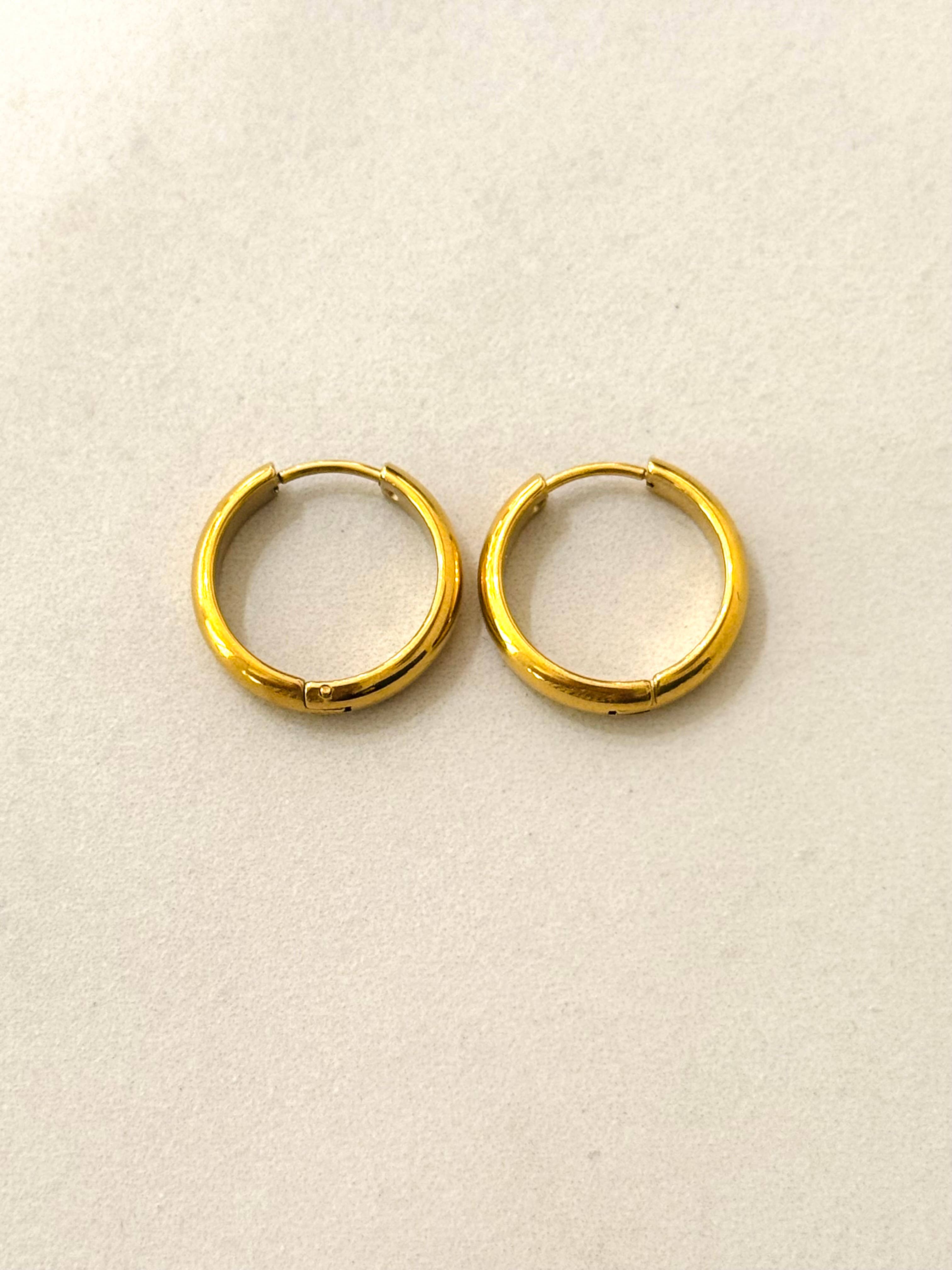 Cassette Barcelona - Wholesale Hoop Earrings - Bela Hoop Earrings2