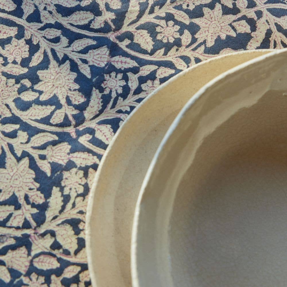 Bonheur du Jour – wholesale Tablecloth – Indian tablecloth with Goa Indigo floral print1