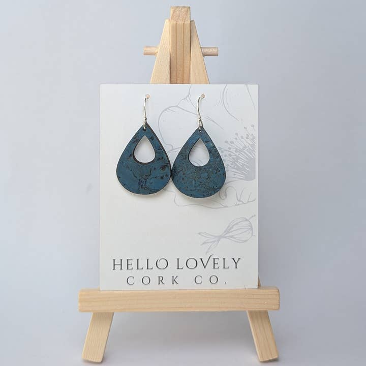 Hello Lovely Cork Co. - Vente Boucles d'oreilles pendantes - Boucles d'oreilles en liège bleu sarcelle foncé - Petite goutte d'eau