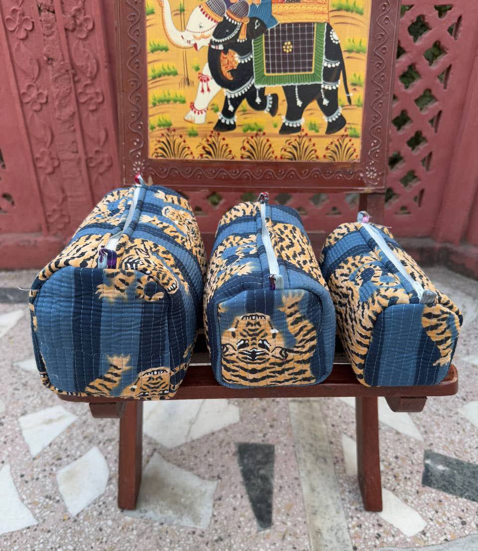 bhavnas boutique - Wholesale Makeup/Cosmetic Bag - Tiger Printed Cosmetic Bag Quilted Toiletry Bag Cotton Bags2