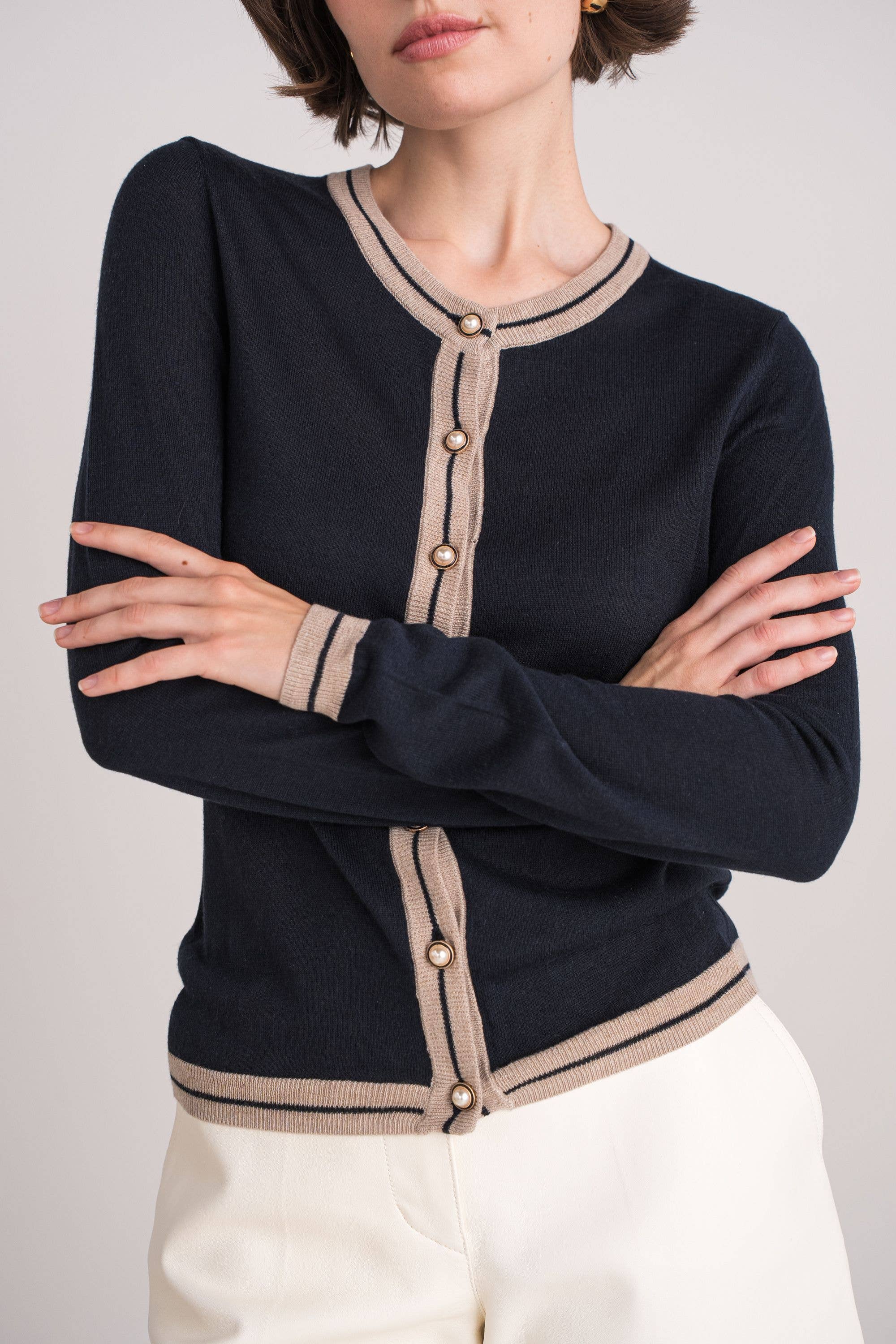 jw.atelier – wholesale Kofta - Dam – Tvåfärgad cardigan i siden och kashmir med pärlknappar8