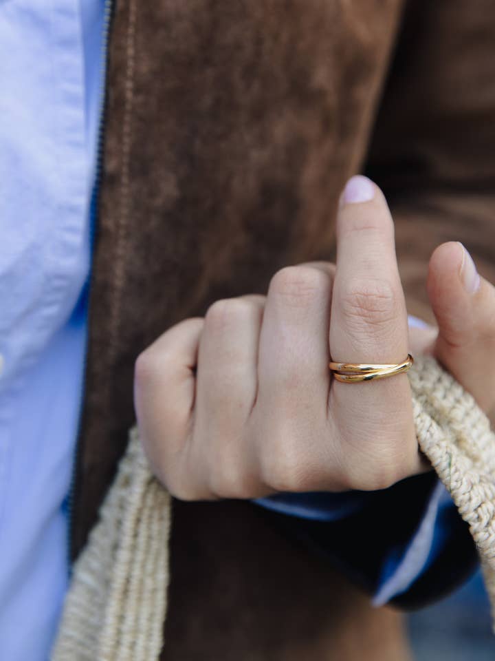 Gold Double Entwine Ring, Waterproof for wholesale by Nordic Muse