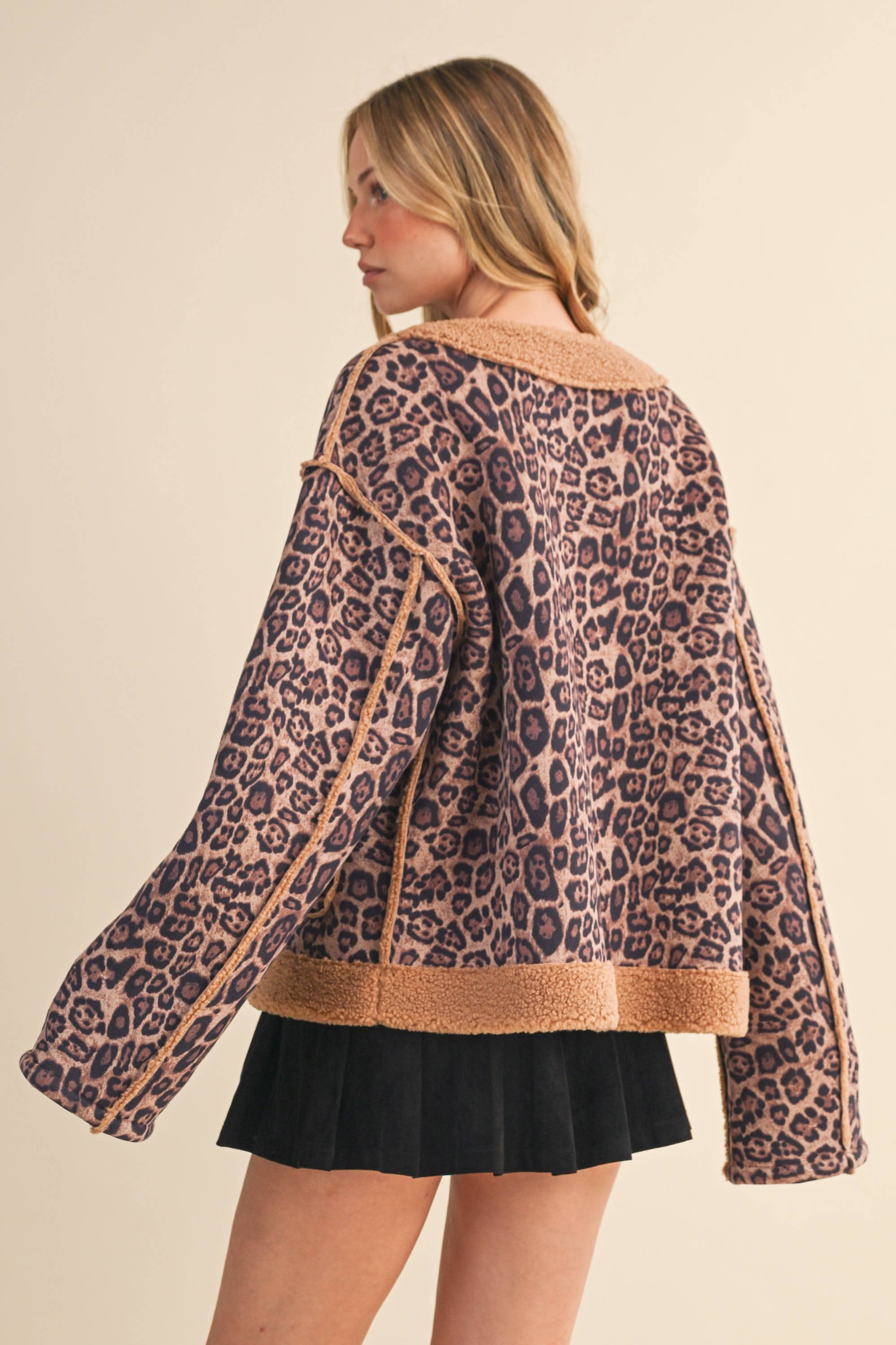 IJ1639 LEOPARD REVERSIBLE TEDDY LEOPARD QUILTED JACKET for wholesale on Faire13