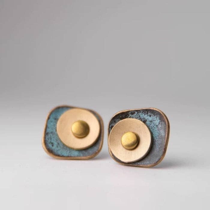 Boucles d'oreilles en bronze à patine unique pour la vente par LanLivia