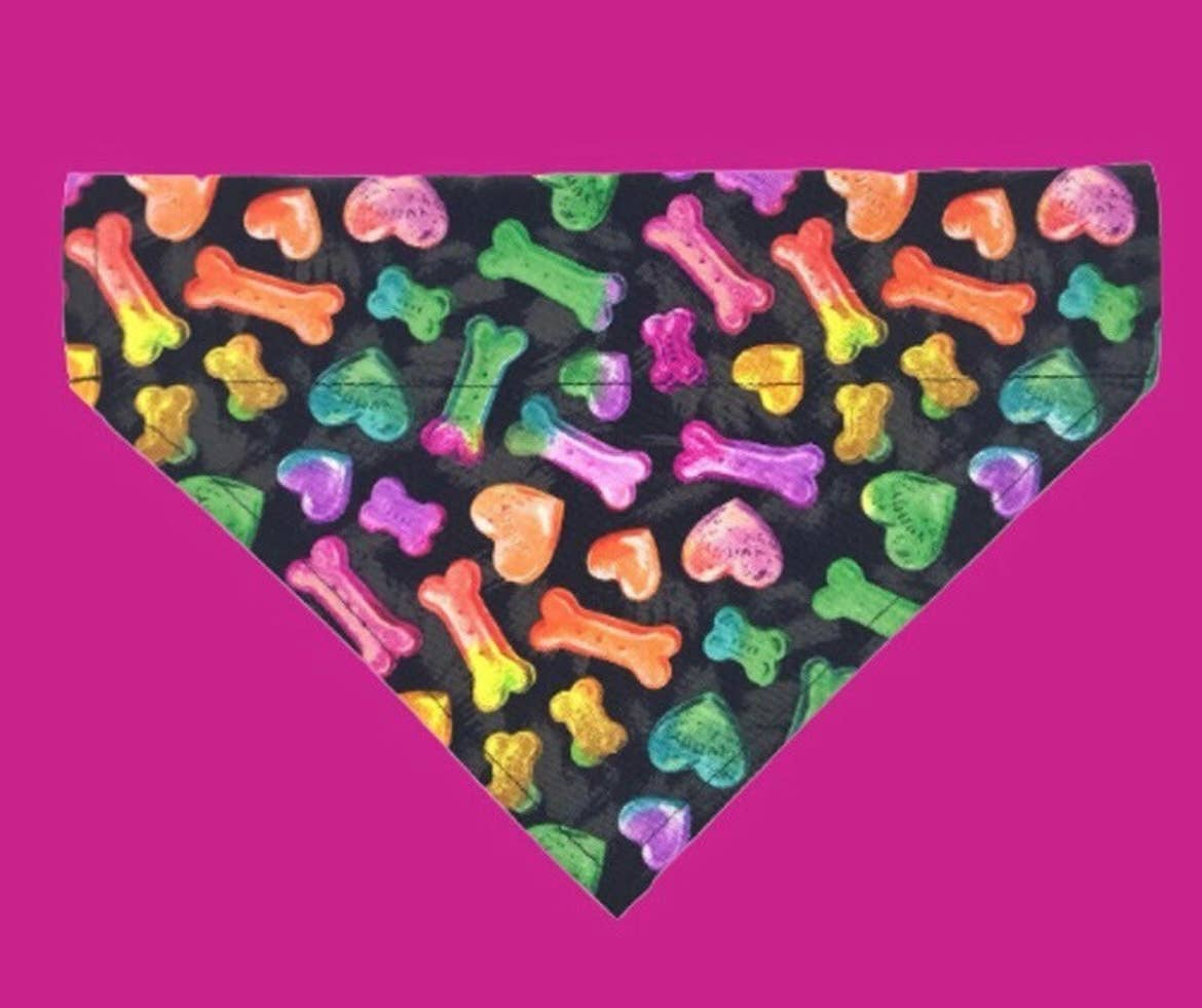 Woofingtons & Company – Großhandel Haustier-Bandana – Hund – Hundehalstuch „Rainbow Treats Over The Collar“0