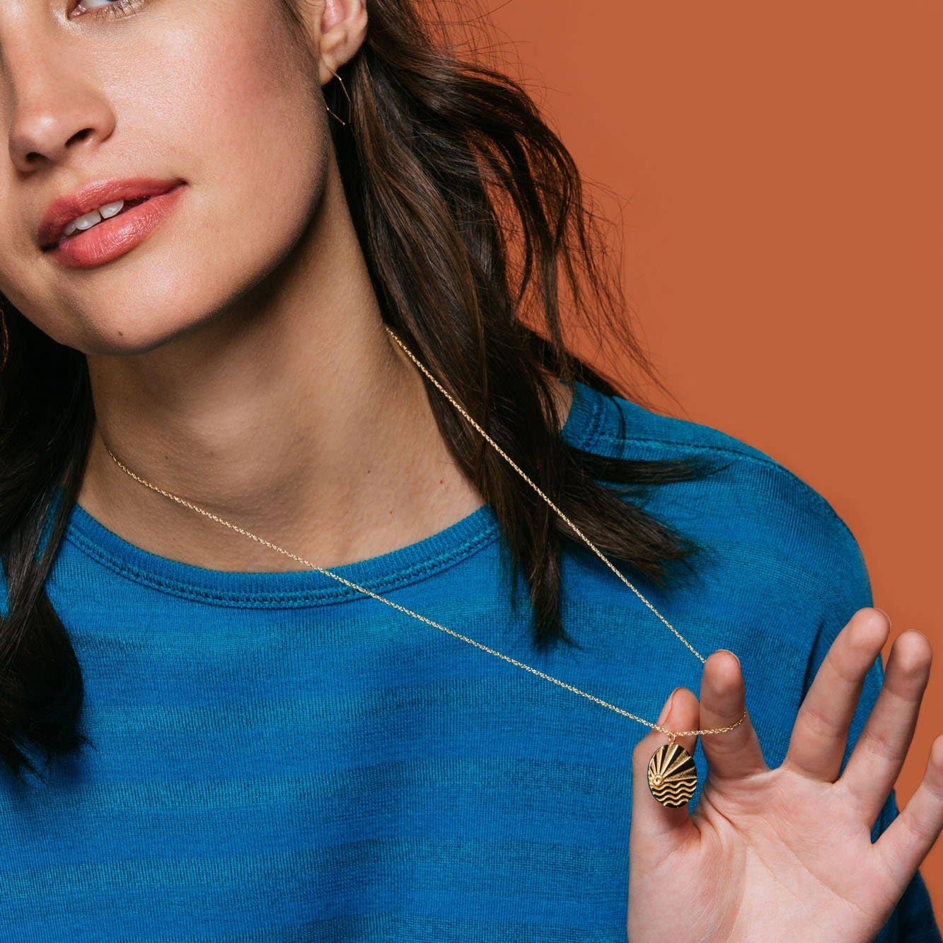 Kris Nations – Großhandel Kette mit Anhänger/Charm – Ray of Sunshine Charm-Halskette aus 18 Karat Vermeil-Gold | Anhänger aus Sterlingsilber mit goldgefülltem Topasstein | Seilkette aus Sterlingsilber, 22-24 Zoll, nickelfrei, Versand ab CA2