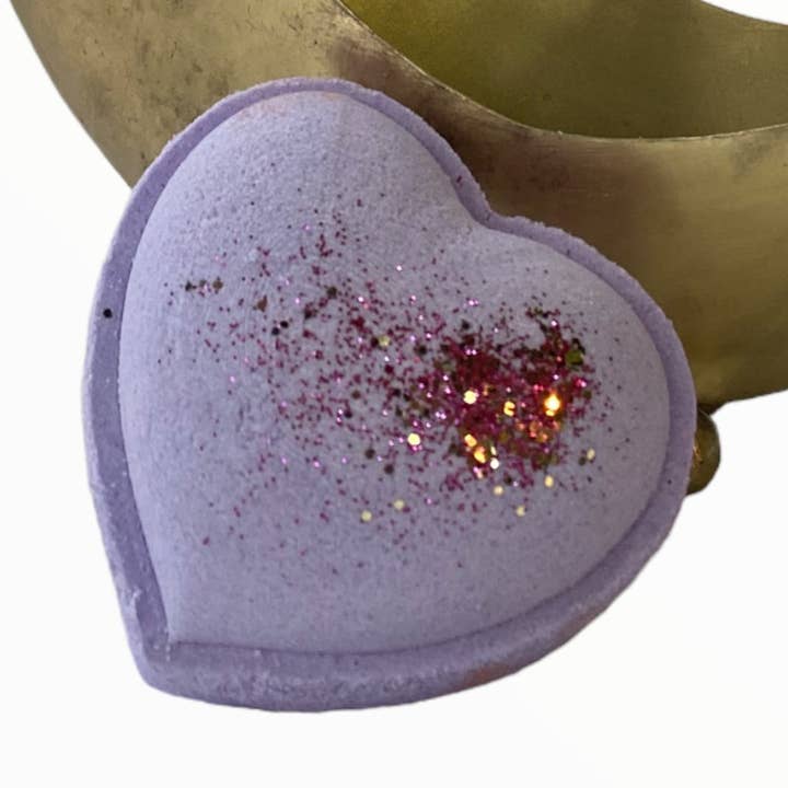 Bombe de bain Heart Lavande pour la vente par Big Beer Soap Company