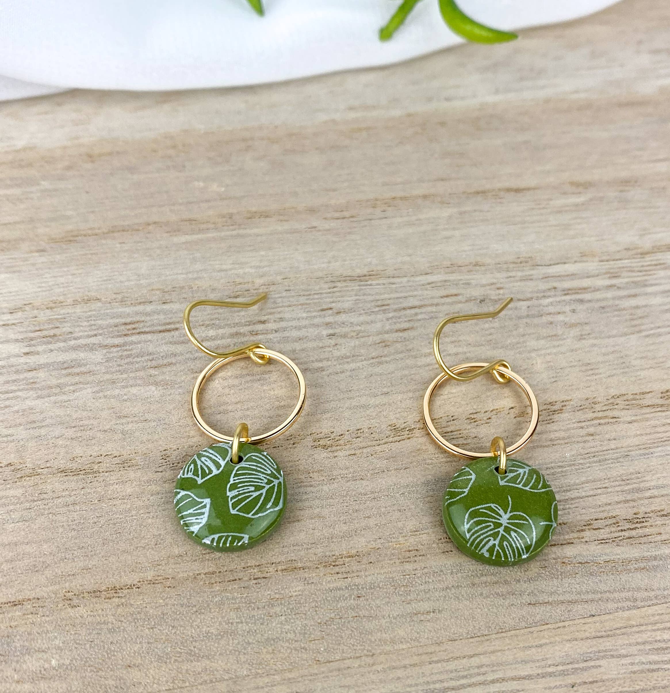 Light Shine - Wholesale Dangle Earrings - Monstera Leaf Dangle Earring | Green Spring Clay Drop |Plant7