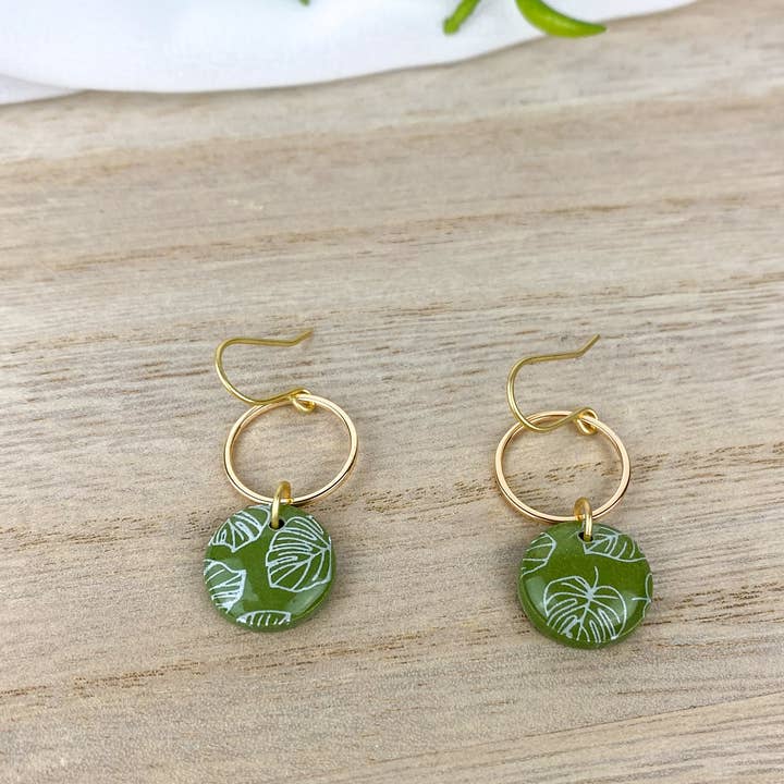 Light Shine - Wholesale Dangle Earrings - Monstera Leaf Dangle Earring | Green Spring Clay Drop |Plant7
