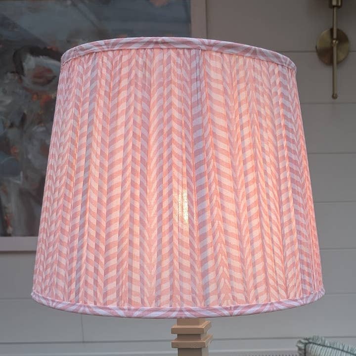 Pantalla de lámpara plisada Khoti Pink Empire para venta al por mayor de LNH EDIT