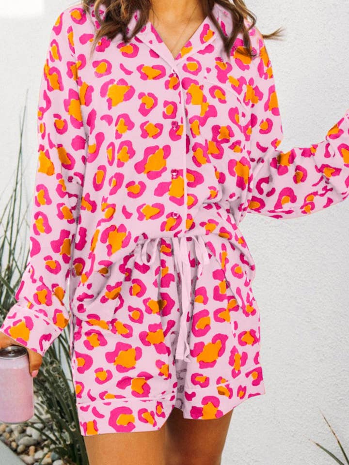 Rosa Set pigiama con camicia e pantaloncini leopardati in vendita all'ingrosso su Faire