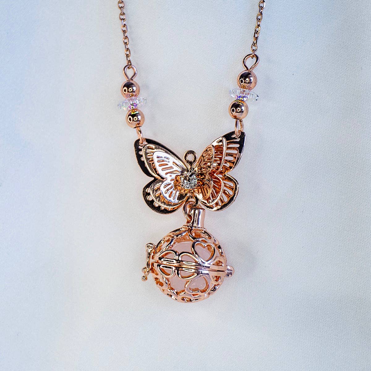 Amrita Court Essential Oils and Aromatic Homeware – Engroshandel Halskæde med vedhæng – Gaveæske - Aroma halskæde Butterfly + Purify Essential Oil11
