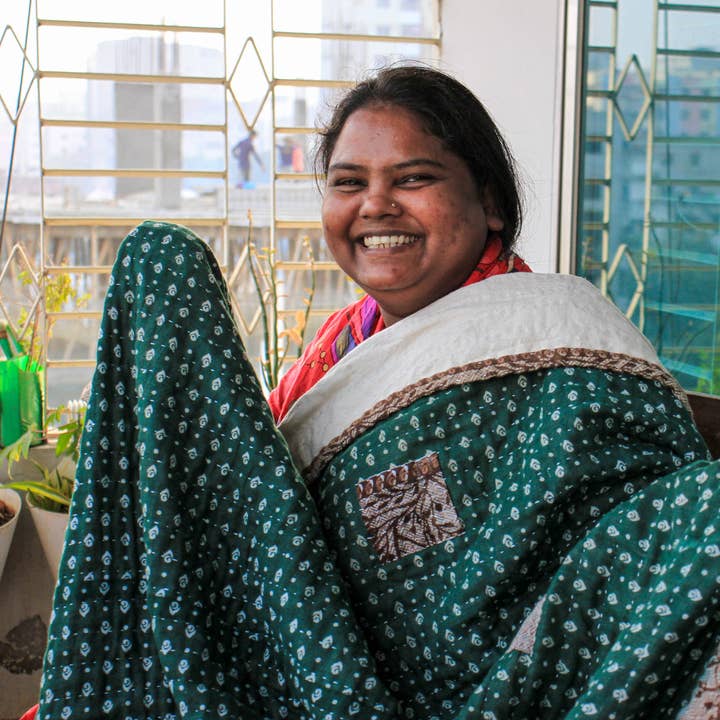 Manta Kantha Natural Basha con Respaldo de Sari Reciclado para venta al por mayor de Basha Boutique