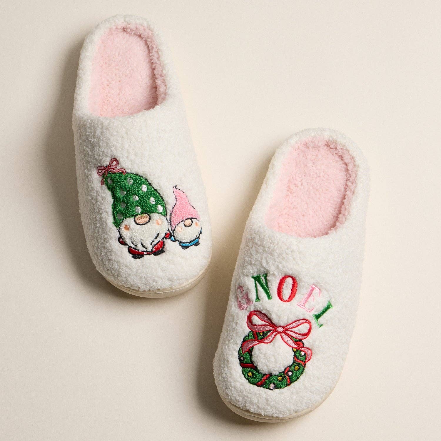 INTRAVEINEUSE Chaussons de Noël moelleux avec motif de gnome et couronne GNOEL pour cadeau de Noël en vente sur Faire2