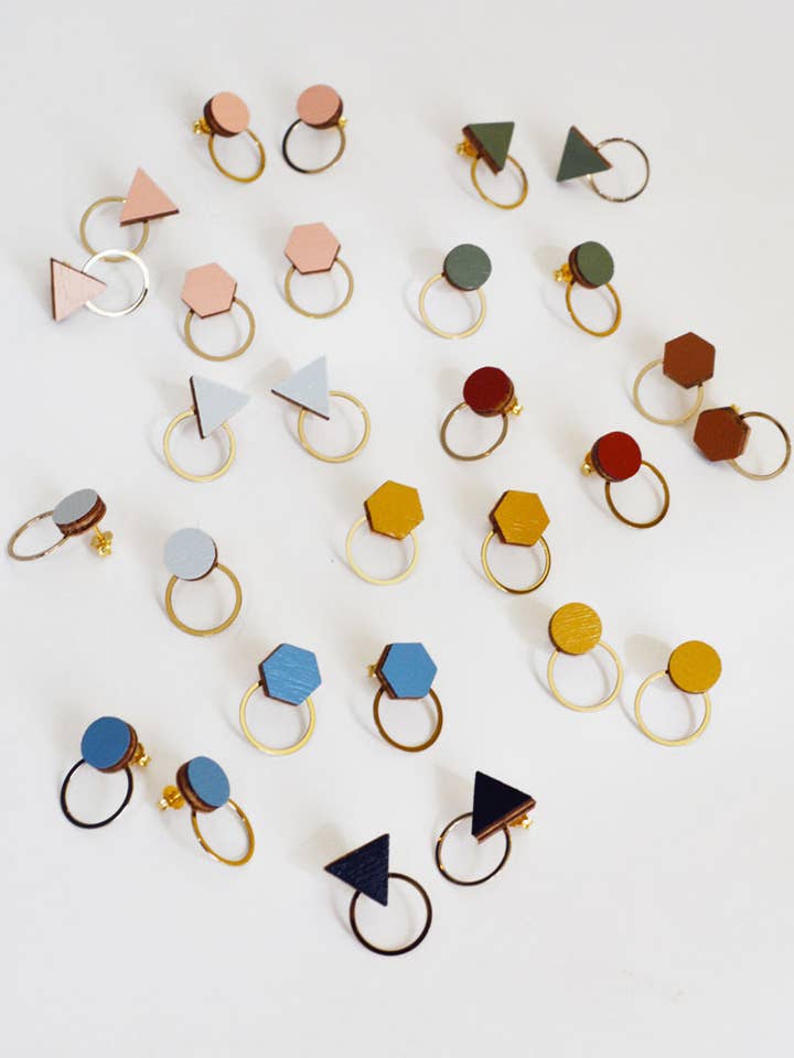 Orecchini Saturno Small per la vendita all'ingrosso da parte di Pithy