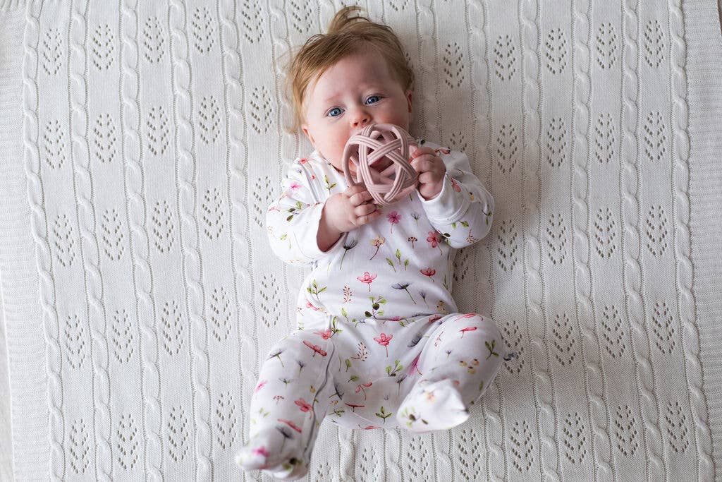 Emotion & Kids – wholesale Bitring - Baby – Sensorisk tandgnagarboll med flätat mönster1