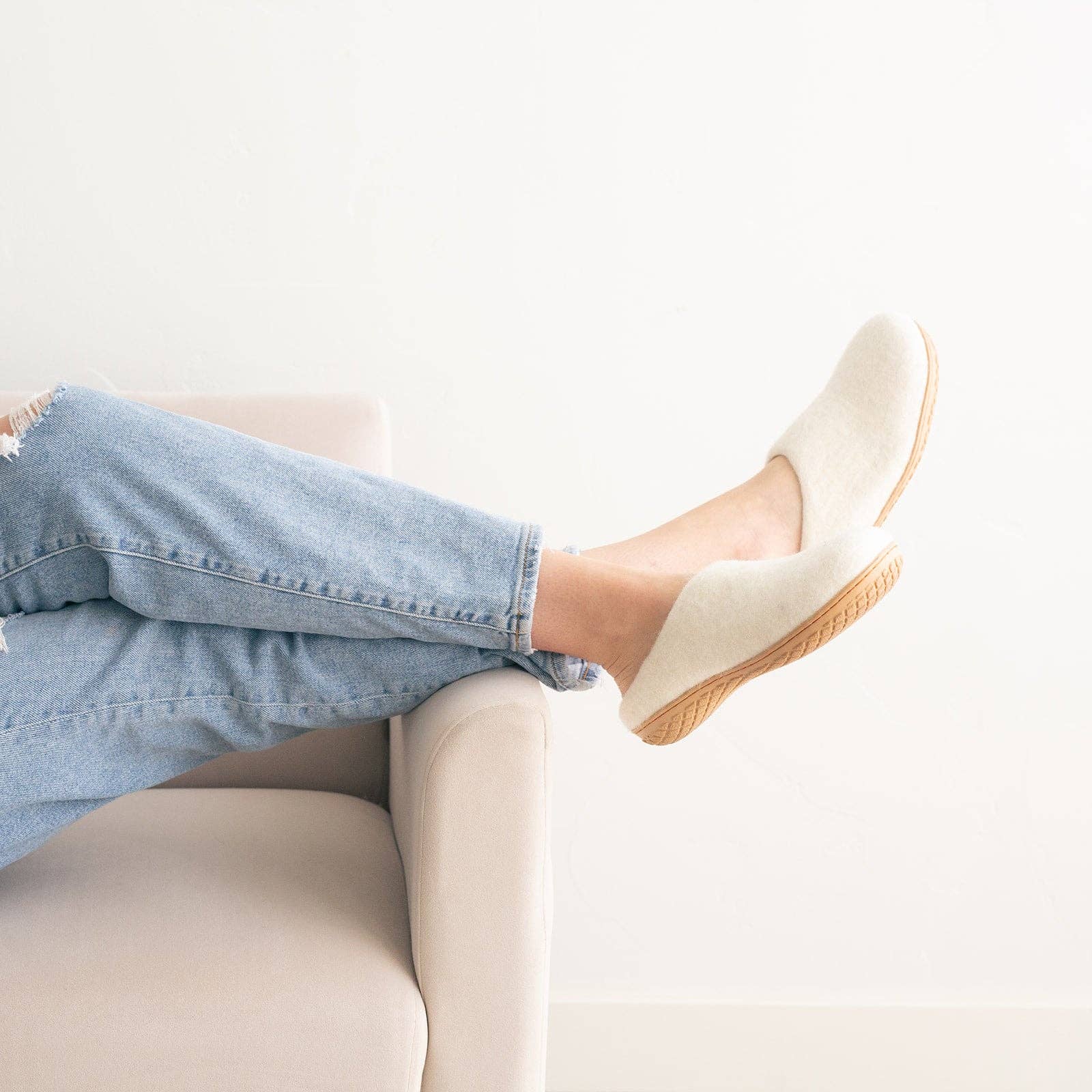 Fuzzy cove – Großhandel Hausschuhe – Damen – Schneewittchen | Luxuriöse Hausschuhe aus Bio-Merinowolle4