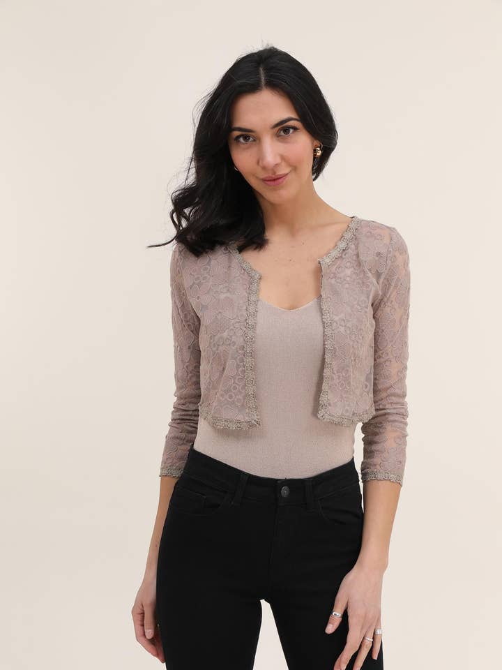 Blommig spetsbolero med knappar - 80383 för wholesale av CHOKLATE PARIS